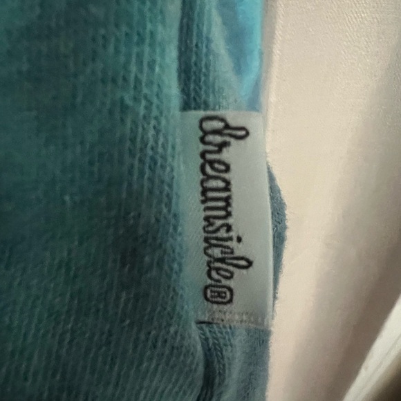 Chic Blue Tie-Dye Sweater – Comfy, Bold & On-Trend - Picture 2 of 5